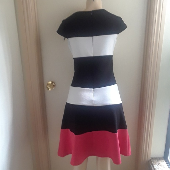 2 / $15 R & K Dress - Picture 3 of 4